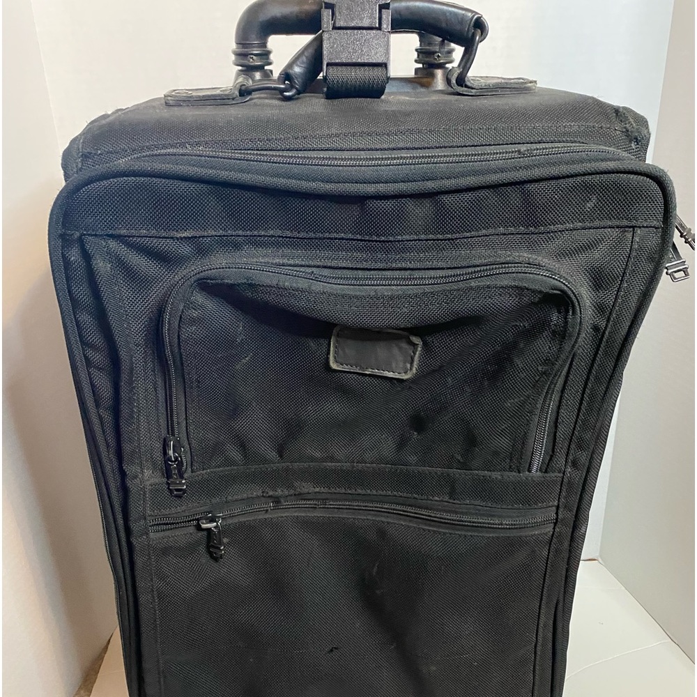 Tumi Alpha 22" Carry On Expandable Traveler Wheeled L… Gem